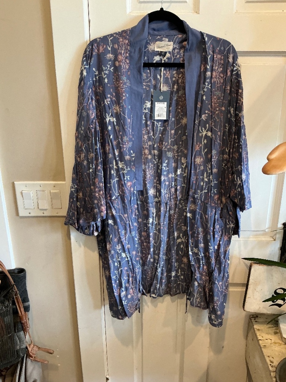 Universal Thread kimono brand new with tags!  Soft colors!  One size & oversized